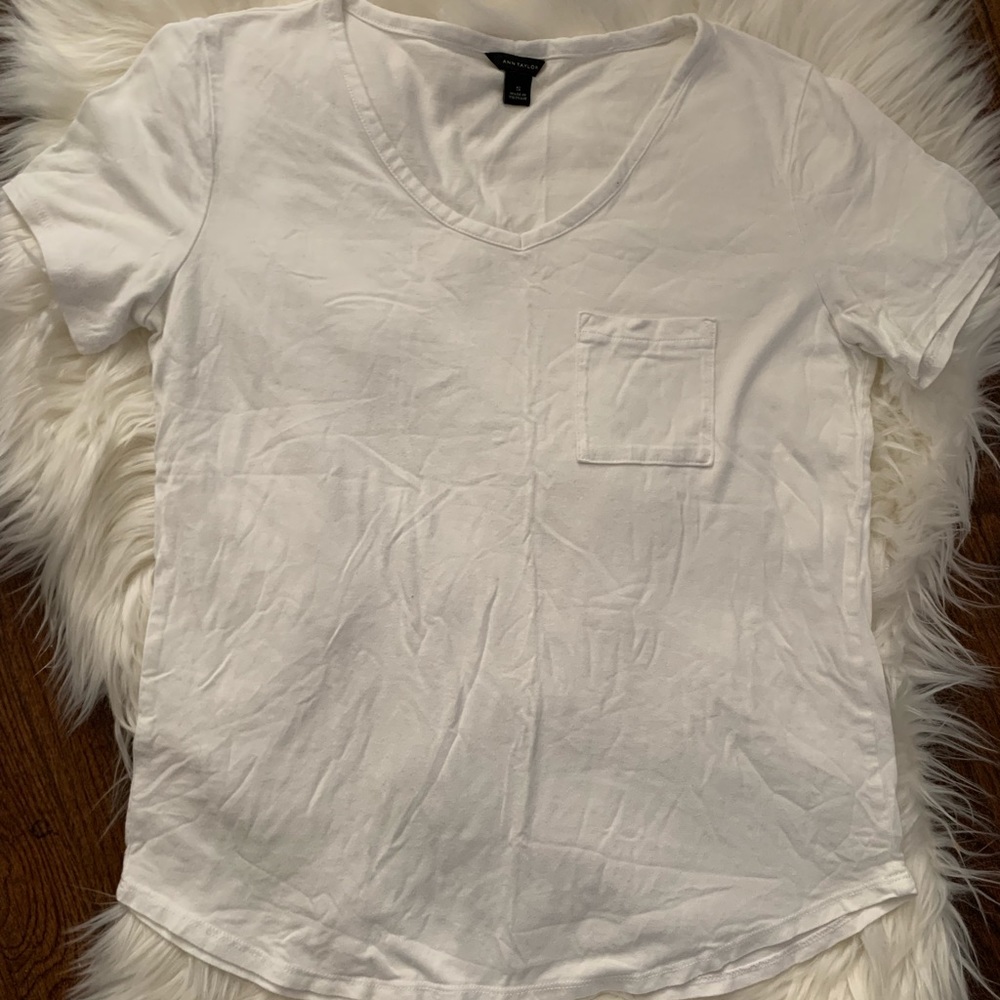Ann Taylor perfect white v-neck tee